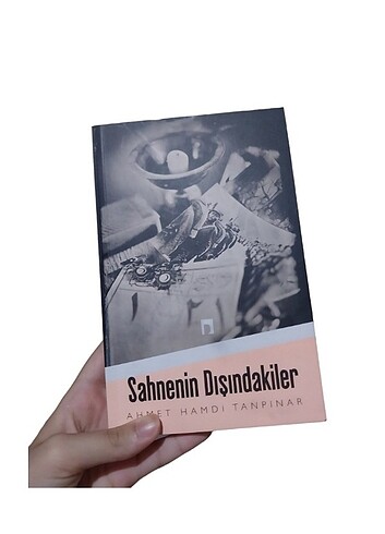 SAHNENİN DIŞINDAKİLER 