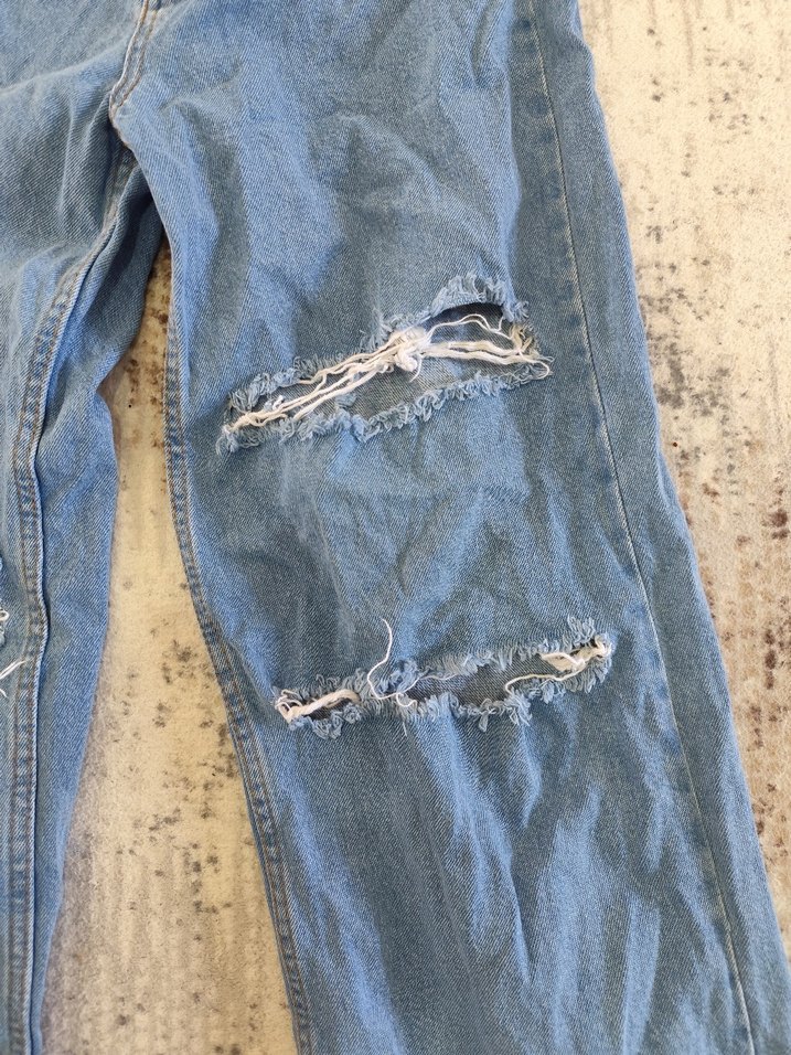 Kadın Mavi Bol Kesim Yırtık Kot Pantolon - Görsel 2