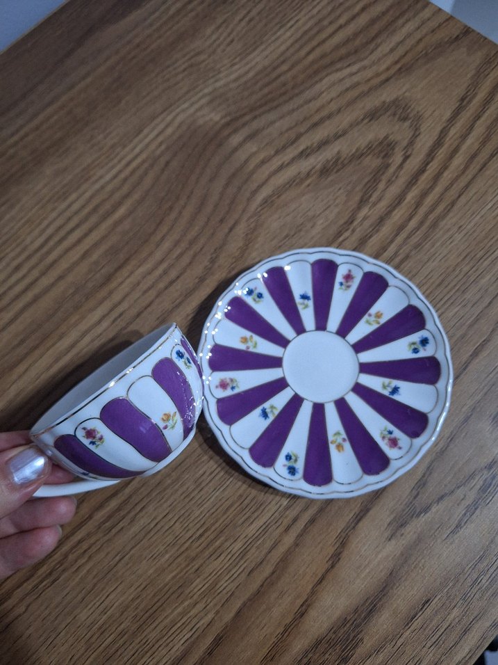 Mor Desenli Porselen Fincan ve Tabak - Görsel 2