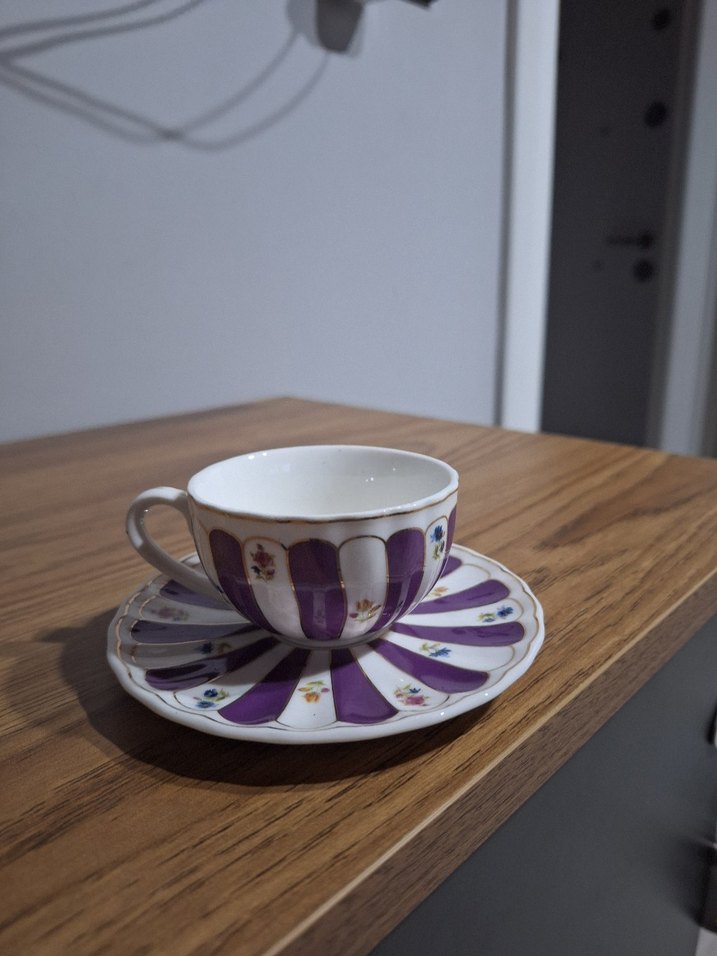 Mor Desenli Porselen Fincan ve Tabak - Görsel 4