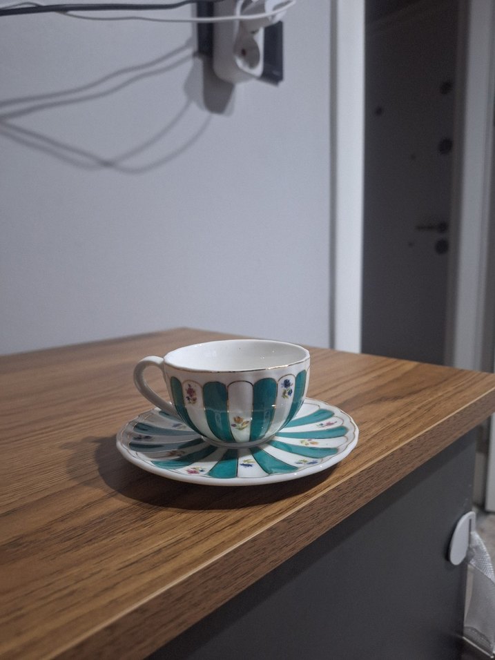 Turkuaz Çiçekli Porselen Fincan ve Tabak - Görsel 3