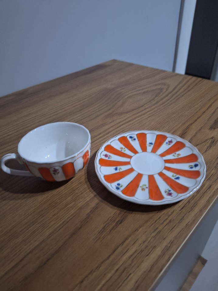 Turuncu Desenli Fincan ve Tabak Seti - Görsel 2