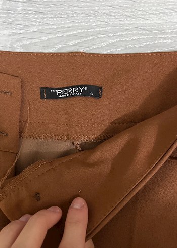 Düğmeli Kahverengi Kadın Midi Kumaş Pantolon - Görsel 2