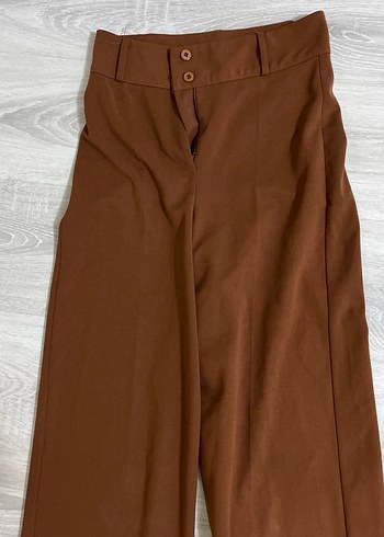 Düğmeli Kahverengi Kadın Midi Kumaş Pantolon - Görsel 3