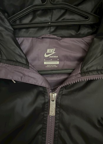 Nike Kadın Mor Siyah Kapüşonlu Fermuarlı Yağmurluk - Görsel 3
