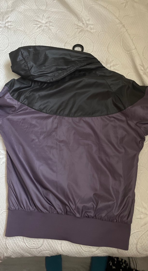 Nike Kadın Mor Siyah Kapüşonlu Fermuarlı Yağmurluk - Görsel 2