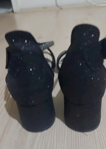 Siyah Tokalı Yüksek Topuklu Abiye Ayakkabı - Görsel 4