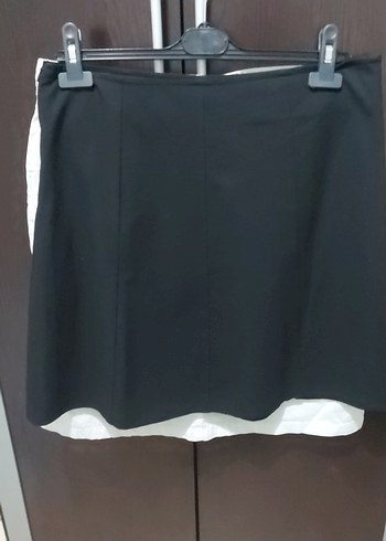 Siyah Piliseli Mini Etek
