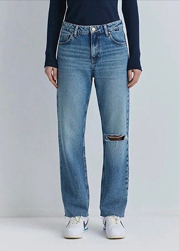 Dizde Yırtmaçlı Kadın Mavi Denim Pantolon