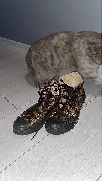 38 Beden çeşitli Renk Özel seri Converse altın sarısı ve siyah desenli