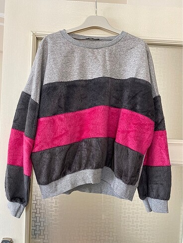Peluş detaylı sweat