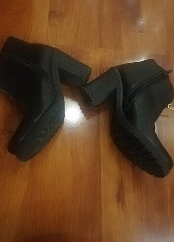 36 Beden siyah Renk Dize kadar dolgu topuk rugan çizme hiç kullanılmadı diğeriyarım 