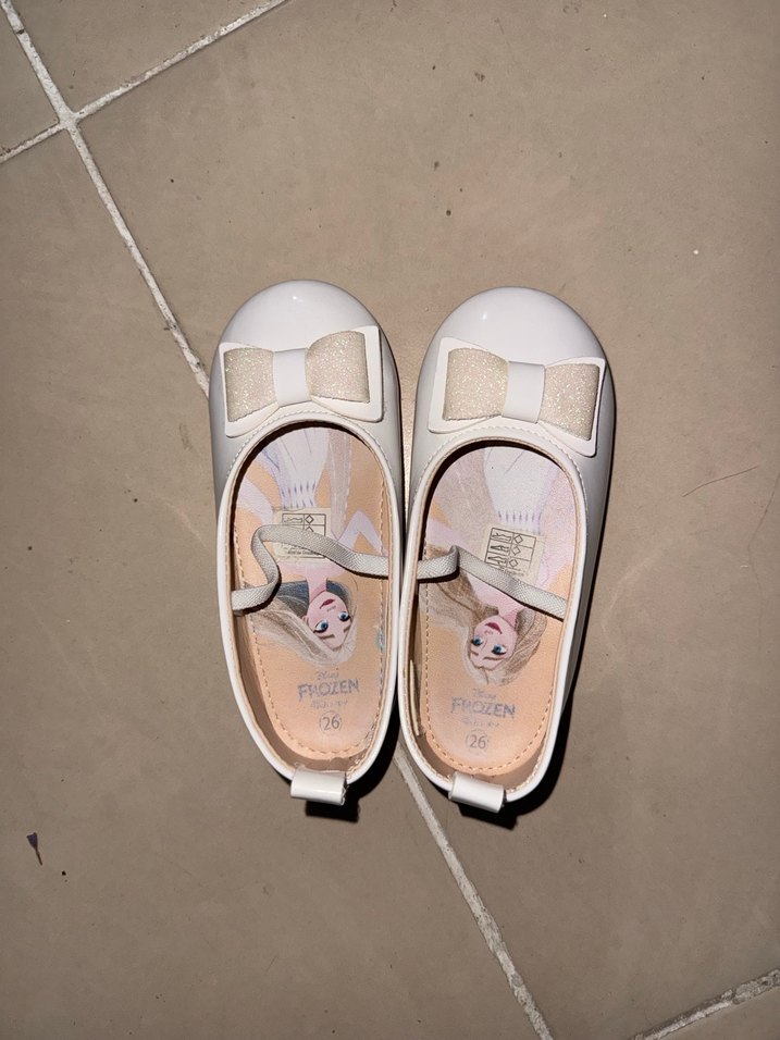 Elsa Beyaz Fiyonk Detaylı Kız Çocuk Babet - Görsel 2