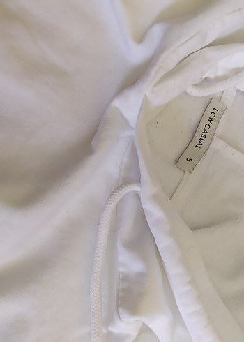 Diğer beyaz kapüşonlu sweatshirt