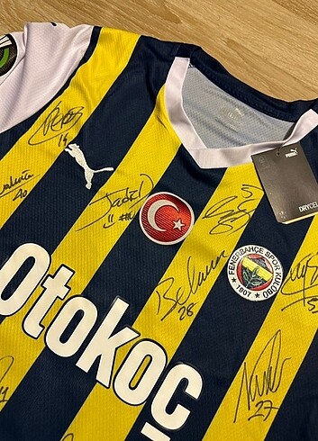 Fenerbahçe imzalı forma