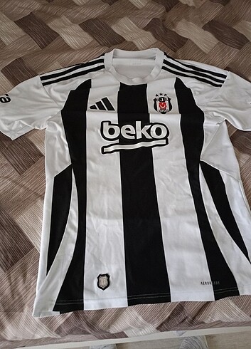 m Beden beyaz Renk Beşiktaş yeni sezon forması