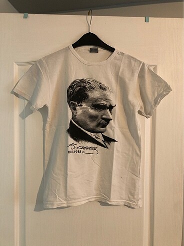 Atatürk temalı tşort