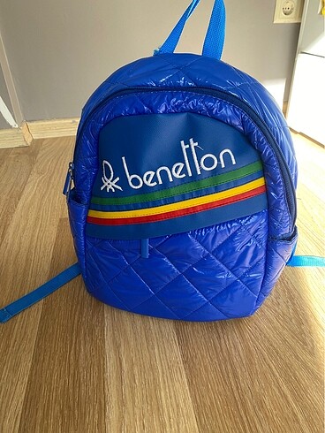 Benetton okul çantası
