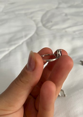 Beden Gümüş Mor Parlak Taşlı Kadın Yüzük ve küpe