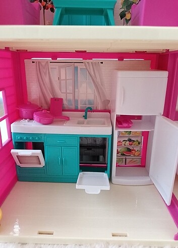  Beden Barbie evi