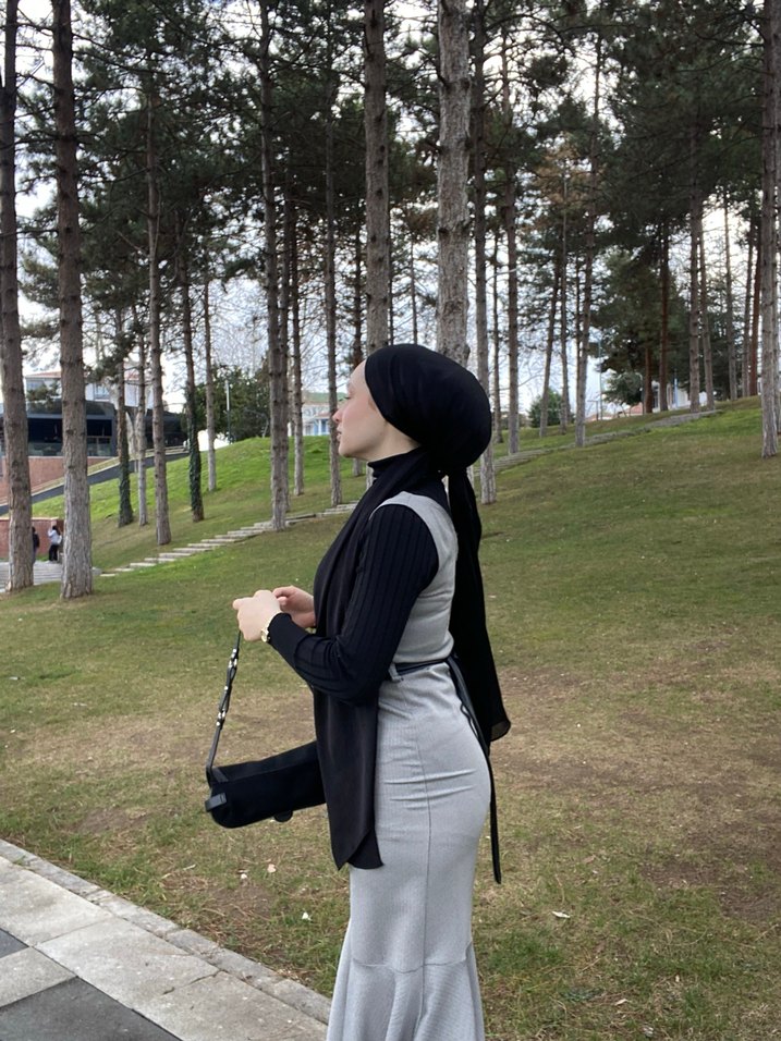 Gri siyah kuşaklı elbise - Görsel 4