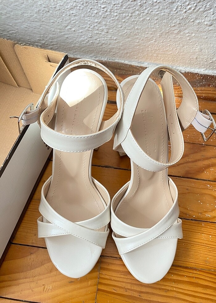 Krem topuklu ayakkabı - Görsel 2