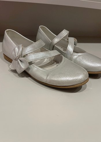 Klasik Fiyonklu Beyaz Kız çocuk Babet - Görsel 2