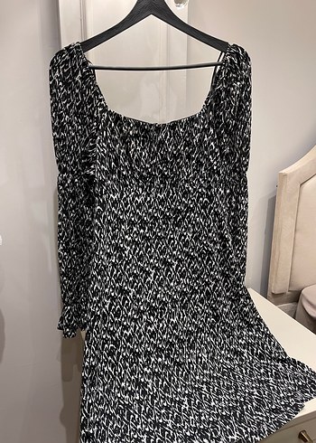 Siyah Bağlamalı Uzun Pliseli Kadın Elbise - Görsel 2