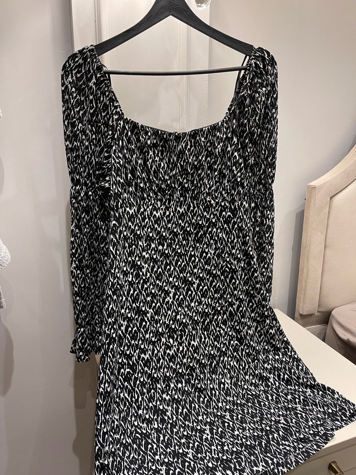 Siyah Bağlamalı Uzun Pliseli Kadın Elbise - Görsel 2