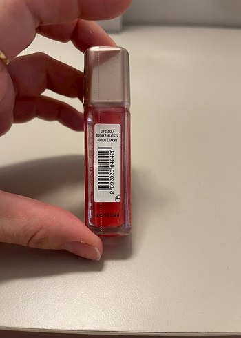 Parlak Kırmızı Ruj - Görsel 3