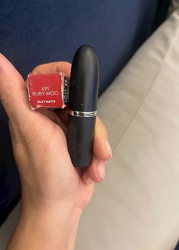 Canlı Kırmızı Ruj - Görsel 3