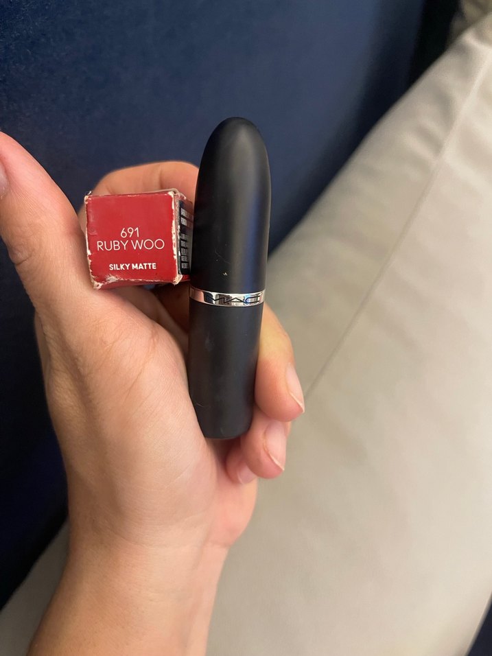 Canlı Kırmızı Ruj - Görsel 3