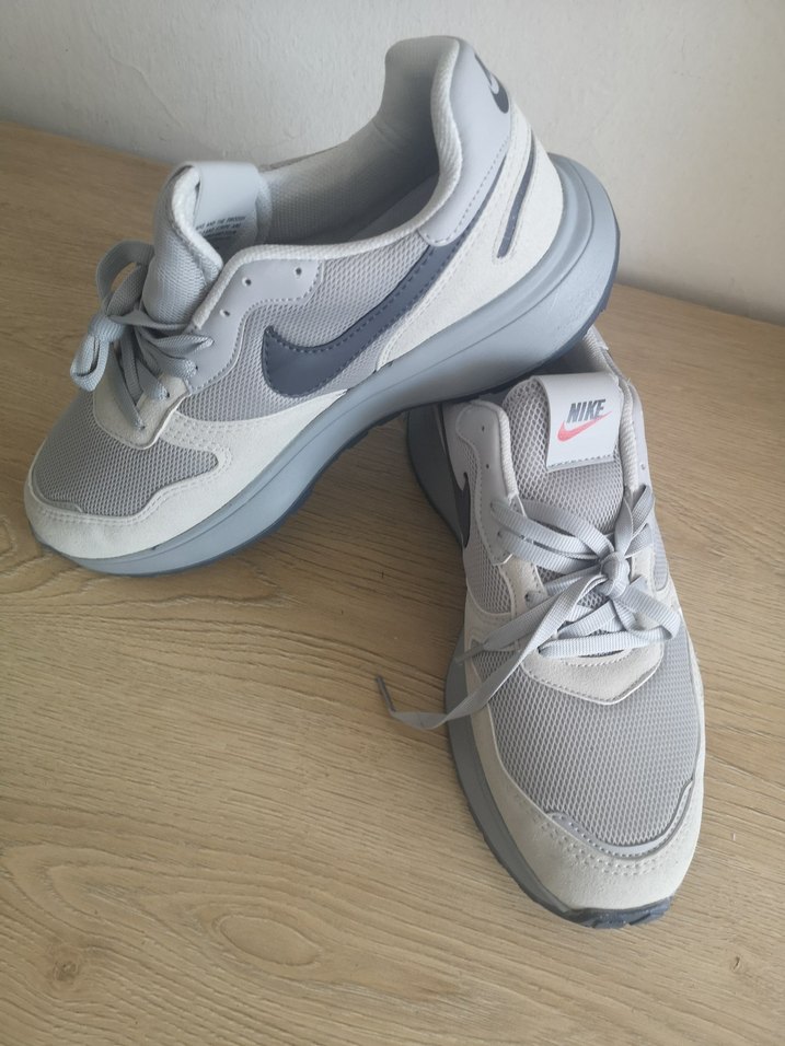 Gri Nike erkek Spor Ayakkabı - Görsel 3