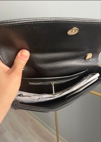 Beden Zincir Detaylı Siyah Kadın Deri Çanta