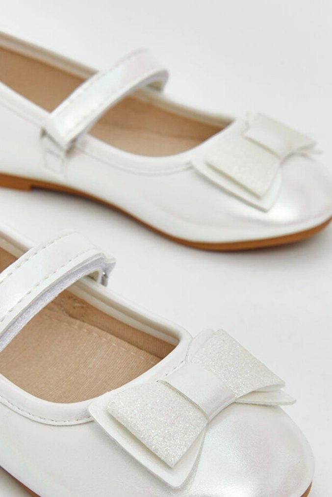 Kızlar İçin kırık beyaz ( ekru )Fiyonk Detaylı Babet - Görsel 3