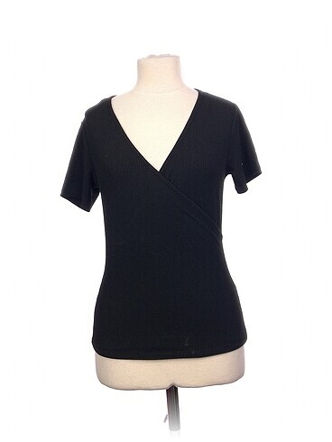Koton T-shirt %70 İndirimli.