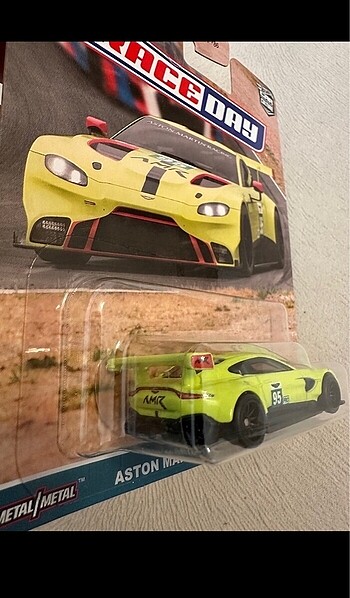 xs Beden haki Renk Hot wheels Race Day Aston Martin