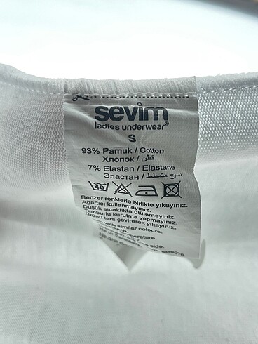 s Beden beyaz Renk PreLoved Mini Etek %70 İndirimli.