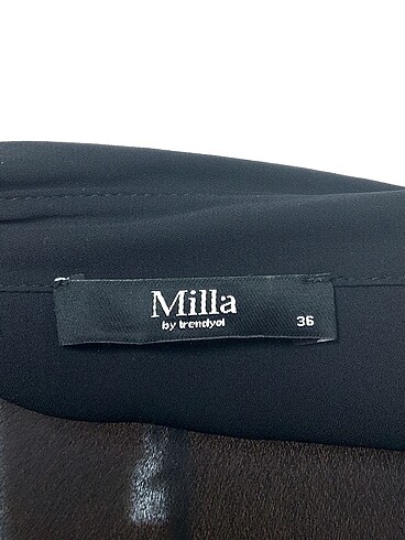36 Beden siyah Renk Trendyol & Milla Gömlek %70 İndirimli.