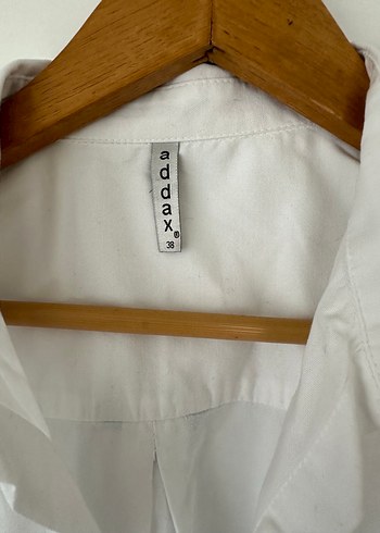 Düğmeli Beyaz Kadın Gömlek - Görsel 2