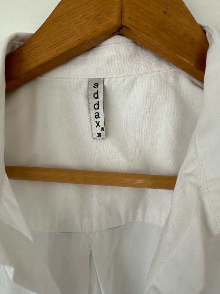 Düğmeli Beyaz Kadın Gömlek - Görsel 2