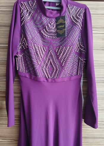 Uzun Mor Boncuk İşlemeli Tesettür Abiye Elbise - Görsel 7