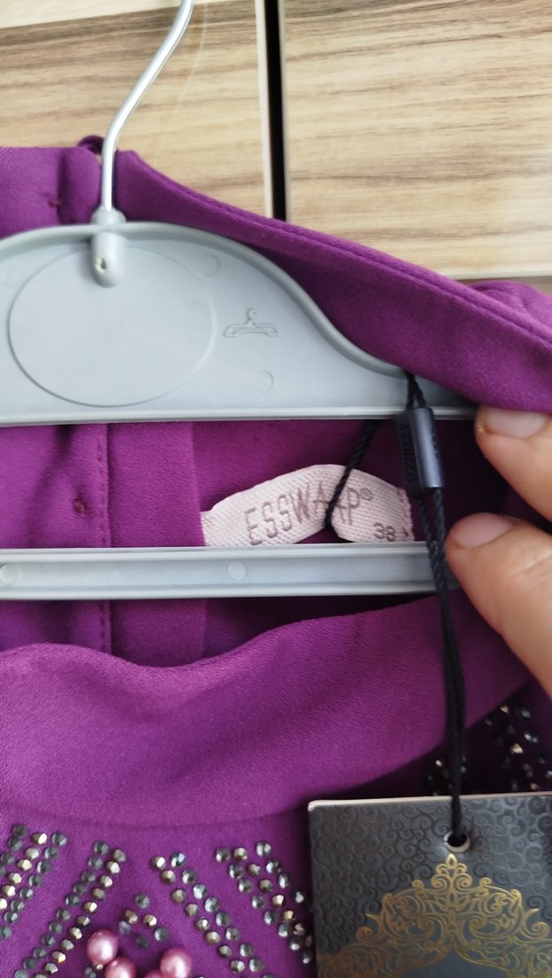 Uzun Mor Boncuk İşlemeli Tesettür Abiye Elbise - Görsel 4