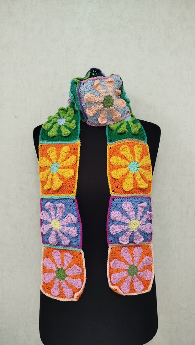 Papatya Desenli Renkli Örgü Kadın atkı - Görsel 4