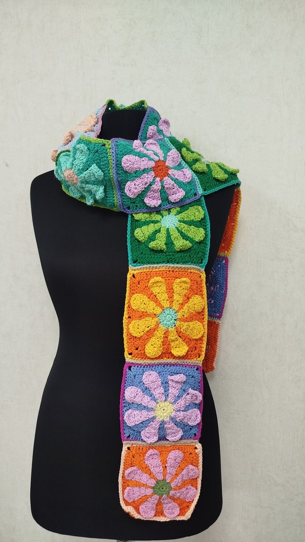 Papatya Desenli Renkli Örgü Kadın atkı - Görsel 3