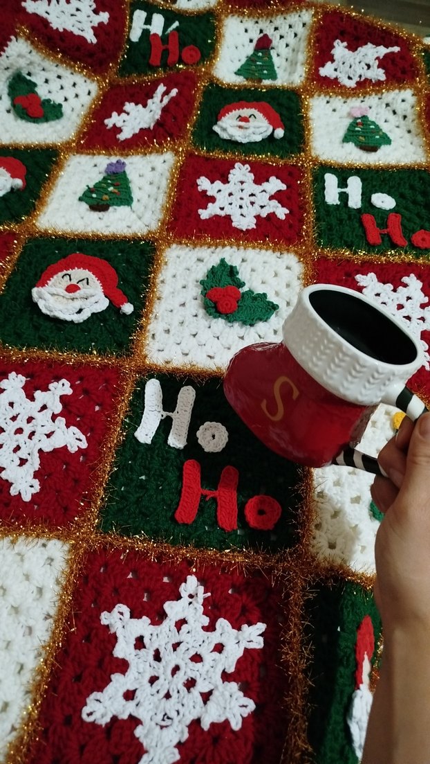 Çok Renkli Nakışlı Yılbaşı Battaniyesi - Görsel 4