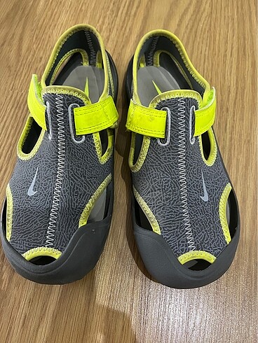 Nike çocuk sandalet 32numara