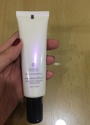 Diğer Miniso makyaj bazı