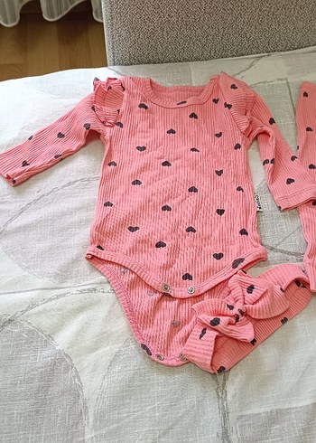 Pembe Uzun Kollu Fırfırlı kiz Bebek Takımı 3-6 ay