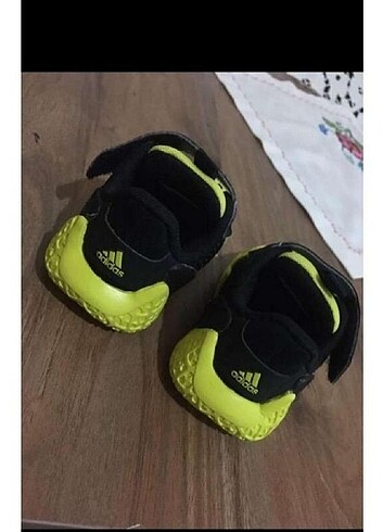 19 Beden Erkek bebek orjinal Adidas ayakkabı 